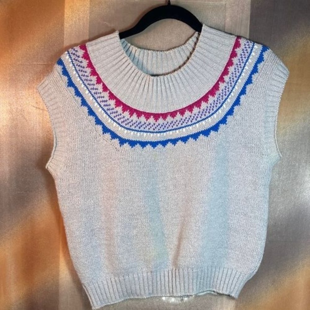 VINTAGE 80’s gray crop sleeveless‎ sweater 38” chest 36” waist  135